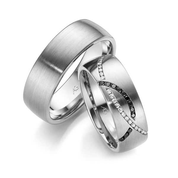 Bijzondere-trouwringen-met-aparte-zetting-diamanten-Circles-Trouwringen-Zwijndrecht